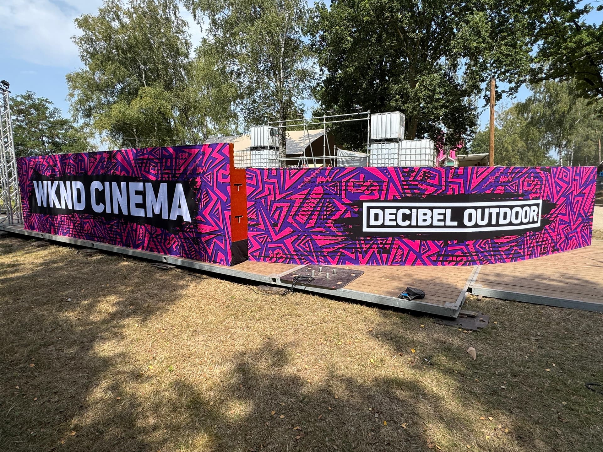Bedrukte achterkant tribune foto 1